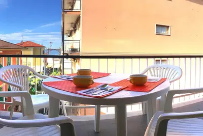 Image de Appartement à 100 mètres des plages et proche du centre