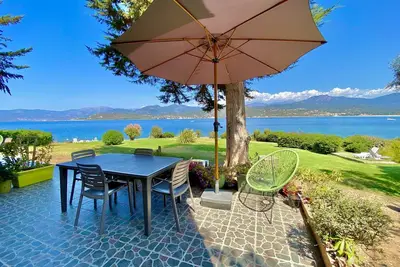 Image de Appartement superbe vue mer et montagnes, rez-de-chaussée