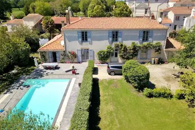 Image de Demeure Clémenceau, charme et confort pour 10, piscine, au coeur d'un parc