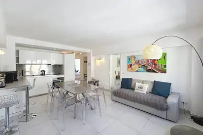 Image de 4 pièces - Moderne Lumineux Croisette 1 mn, Coeur de Cannes Olam Properties