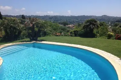 Image de Très belle villa de grande famille avec de belles vues sur la mer.