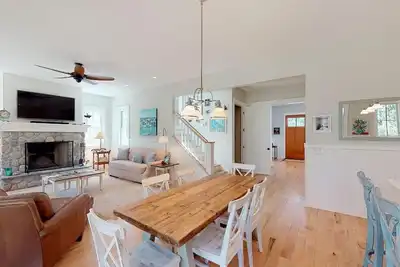 Image de Brand New Gorgeous 5 Br Home Dans Leland Village