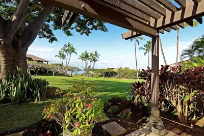 Image de Oceanfront Wailea Condo - Unité de coin au rez-de-chaussée du village d’Ekahi