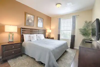 Image de Disney On Budget - Vista Cay Resort - Magnifique condo contemporain avec 3 lits et 2 salles de bains - 7 Miles To Disney