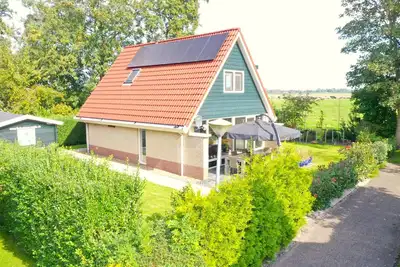 Image de Maison de vacances luxueuse avec Gigabit/Wi-Fi 6, piscine et cabine de plage
