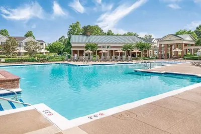 Image de * RÉSERVATION De Vacances Maintenant * 4 Bdrm Sleeps 12 * Ne Durera Pas Une UNITÉ ÉNORME * Vendre Rapidement!