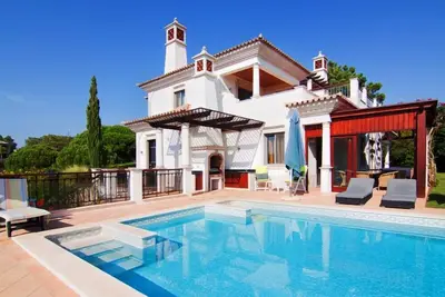 Image de Luxury 5 Bedroom Villa with Pool located close to Quinta shopping A357 - Almancil, Algarve