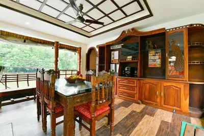 Image de Maison blanche élégante / bien meublée, Alleppey