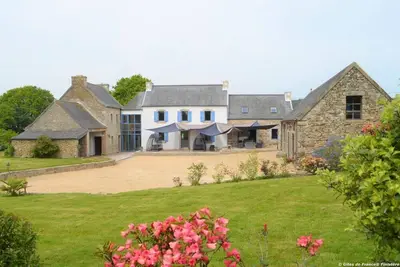 Image de Grand gîte de luxe avec 2 Spas, billard et Parc Fleuri