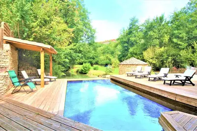 Image de Maison haut de gamme 10 avis 5 étoiles. 16 08 - 22 08 2025: 900 € tout compris.