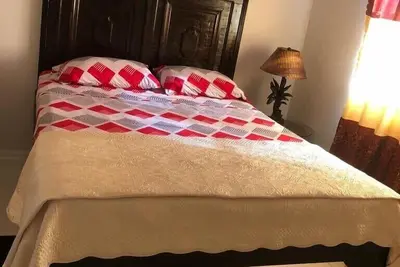 Image de Un nouveau, beau, spacieux, élégant 1 lit 1 appartement de bain.