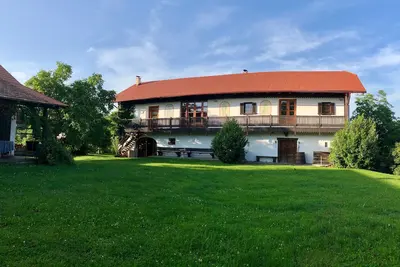 Image de Notre maison de campagne offre une retraite vivifiante dans les vertes collines de Maribor