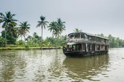 Image de Péniche méticuleuse / boisé