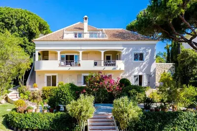 Image de Fabulous villa with fenced pool only 10 minutes walk to Vale do Lobo beach A624 - Almancil, Algarve