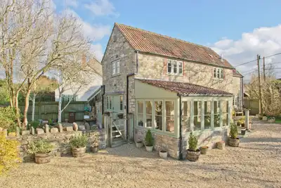 Charmante maison de caractère avec de superbes promenades dans la campagne