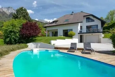 Image de Le pool house avec vue sur le lac