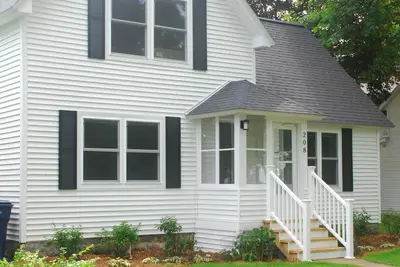 Image de 2 pâtés de maisons du centre-ville! Parfait pour les événements, mariages, festivals et plus!