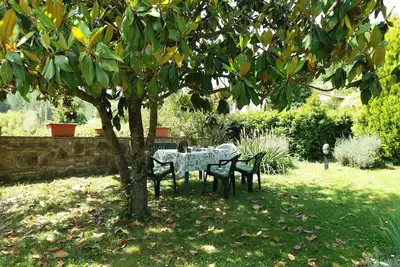 Image de Appartement spacieux avec piscine et jardin au milieu de Toska