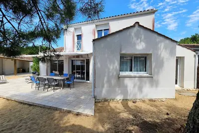Image de Maison lumineuse à 500m de la plage pour 9 pers.