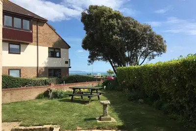 Image de Nouveau appartement au sommet d'une falaise avec vue lointaine sur les aiguilles