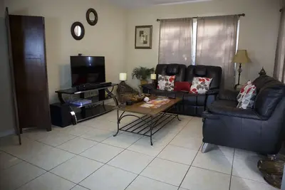 Image de Excellent emplacement près du centre-ville et de l'aéroport