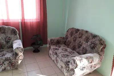 Image de HazelWood Cottage: Belles vues sur la mer des Caraïbes, dans un espace confortable.