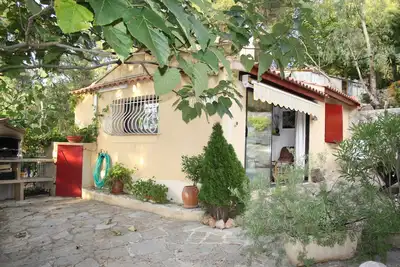 Image de Pavillon indépendant en colline au grand calme avec piscine au calme classé 3 *