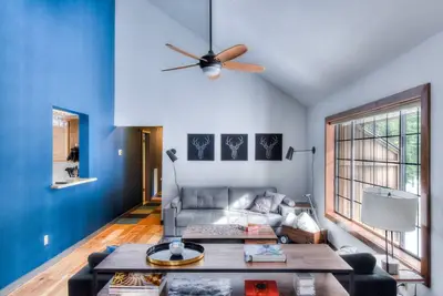 Superbe designer Tahoe Donner Home avec cheminée, maison privée