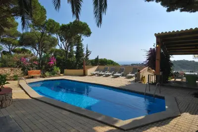 Image de Club Villamar - Une belle avec beaucoup de vie privée et une piscine privée agréable. Un jardin m. . .