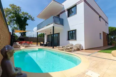 Image de Club Villamar - Villa pour 8 personnes avec piscine privée, grande terrasse ensoleillée et vue ma. . .