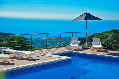Image de Club Villamar - Grande villa avec 6 chambres, 4 salles de bains et une vue magnifique sur la mer. . .