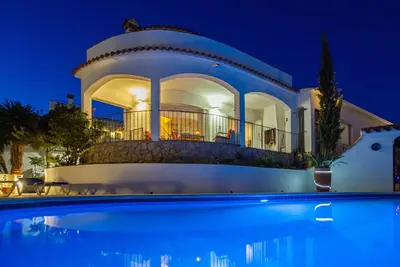 Image de Club Villamar - Villa espagnole indépendante agréable avec piscine privée, beau jardin aménagé et. . .