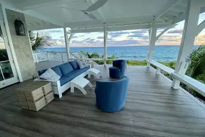 Image de Dolphin Lookout: un paradis isolé avec des vues panoramiques sur l'océan