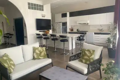 Image de grand appartement sur canal à 2 pas du centre ville de Sète