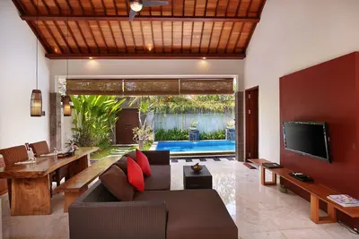 Image de Villa de luxe confortable et spacieuse à une chambre à Jimbaran avec piscine privée