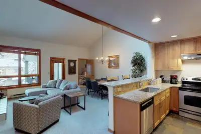 Image de 3 Bedroom + Den Condo, prix indiqué jusqu'à 25% de réduction, équipements de l'hôtel Talisa