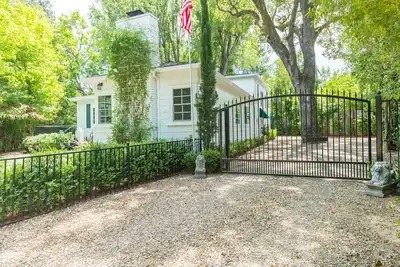 Image de Charming Ross Home for Rent