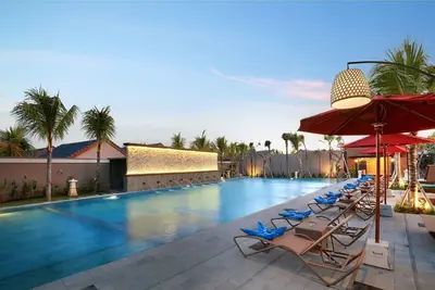 Image de Villa confortable avec une chambre et une piscine privée à 5 minutes en voiture de la plage