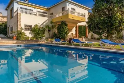 Image de Club Villamar - Villa située à deux pas de la plage avec 3 chambres à coucher, conçue pour les fa. . .