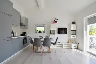 Image de Appartement lumineux et spacieux avec grill ***