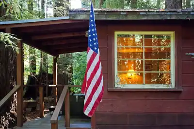 Image de Jouez dans un ruisseau, dormez à l'ombre des séquoias