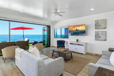 Image de Nouvelle location de luxe en bord de mer, designer décoré