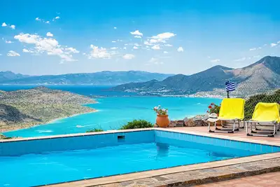 Image de Villa Thea située dans un quartier unique avec vue sur Spinalonga et piscine privée