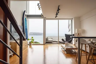 Image de ❤️Stunning Oceanfront❤️ Balcony I Duplex I Netflix