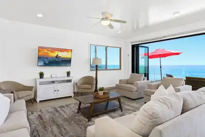 Image de Nouvelle location de luxe en bord de mer, designer décoré