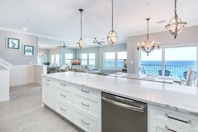 Image de 4br Penthouse sur la plage��� Emerald Dunes 505 ☀Open du 22 au 29 juin! Service de plage!