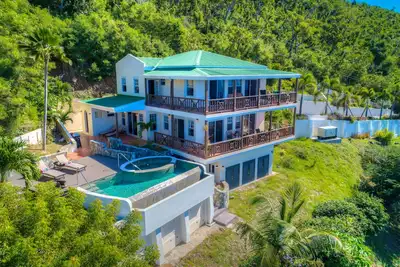 Image de ⚡20% de remise⚡ @ spacieuse villa Sans Souci pour 8 personnes avec piscine et vues magnifiques