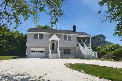 Image de East Beach House, à 100 mètres de la plage de Blue Shutters, propre et ouverte, pour 6 personnes