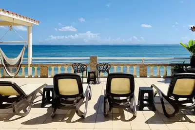 Maison directement sur la plage avec de magnifiques couchers de soleil tropicaux près de Rincon