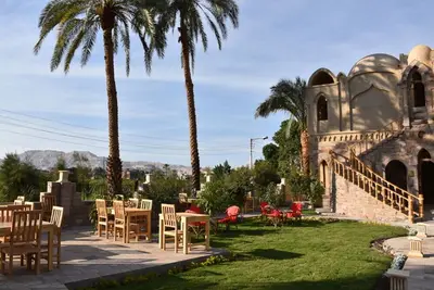 Image de Embrace Hotel Mashrabiya Chambre Double avec Siège de Fenêtre